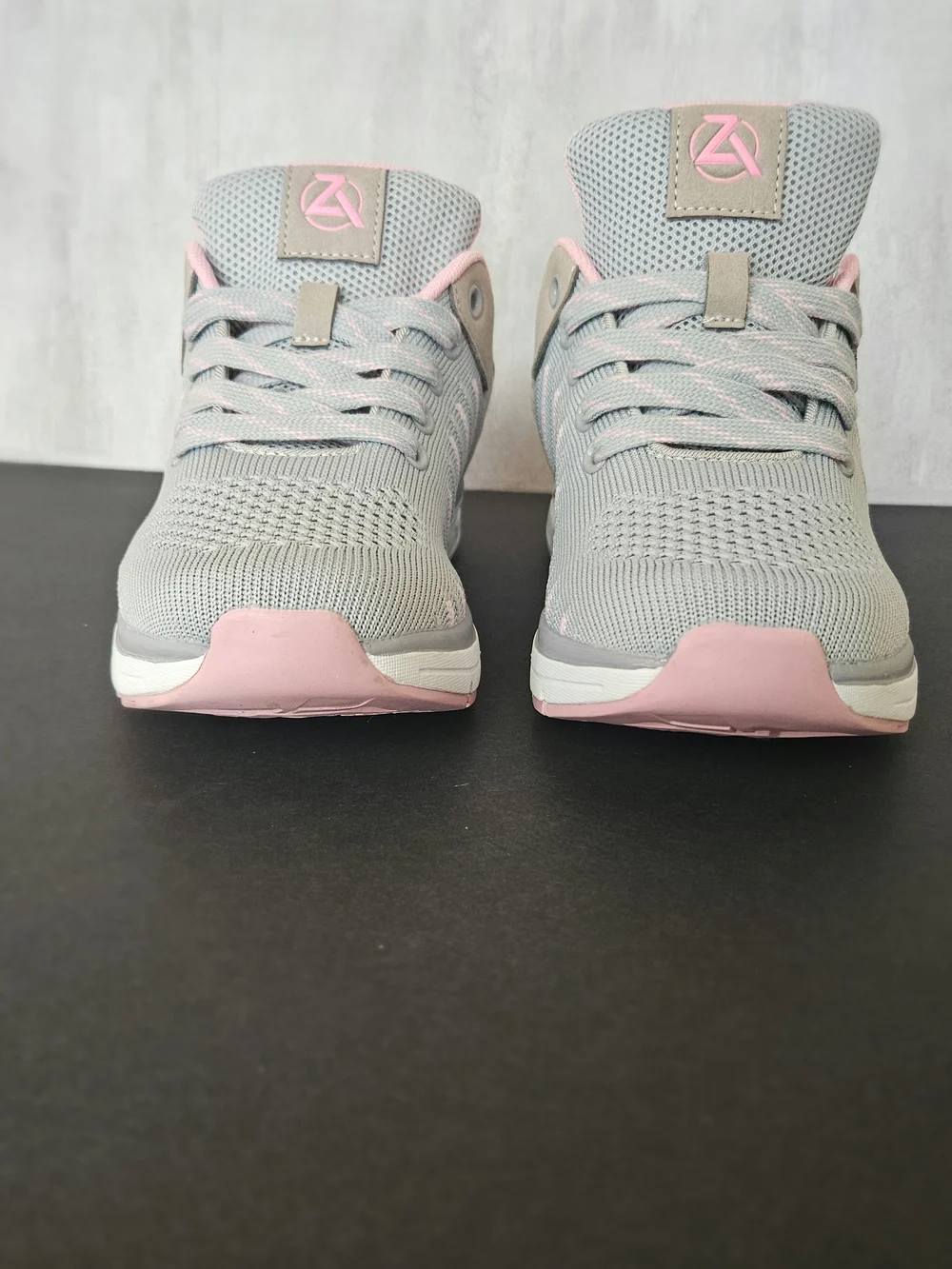 Zeba Women's Hands Free Slip On Sneakers Rose Gray Size 8 NEW (No Box)
